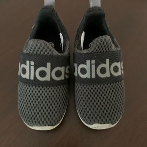 Children’s Adidas Shoes. Size 5, Black/Gray Color.